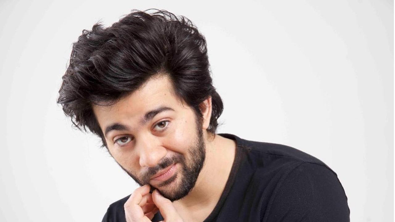 CastingCall: Sunny Deol starts the hunt for the leading lady opposite son Karan  Deol! - Urban Asian