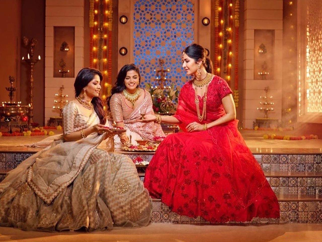 As the actress wished everyone on the occasion of Diwali, she posted a picture of herself wearing a red lehenga complemented with gold jewellery. Will she be a typical Indian bride or will Katrina go over the top for her real wedding? Only time will tell.