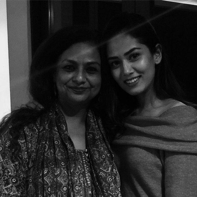 Mira Rajput also has a close relationship with Shahid Kapoor's father Pankaj Kapur, mother Neelima Azim and younger brother Ishaan Khatter. She often shares her pictures with them on social media