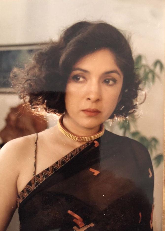 Neena Gupta, around 25 years ago, clicked in an oh-so-dramatic look!