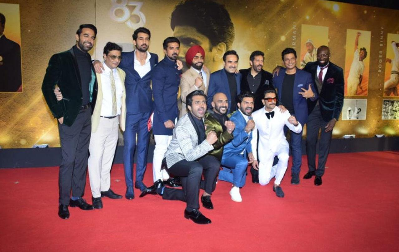 Kabir Khan's 83 is clearly one of the most anticipated films of the year that's releasing tomorrow. The makers have had multiple screenings and the biggest of them all happened last night with all the big names of cricket and cinema under one roof. Here was the picture of the celluloid team of the 1983 World Cup posing together.
 