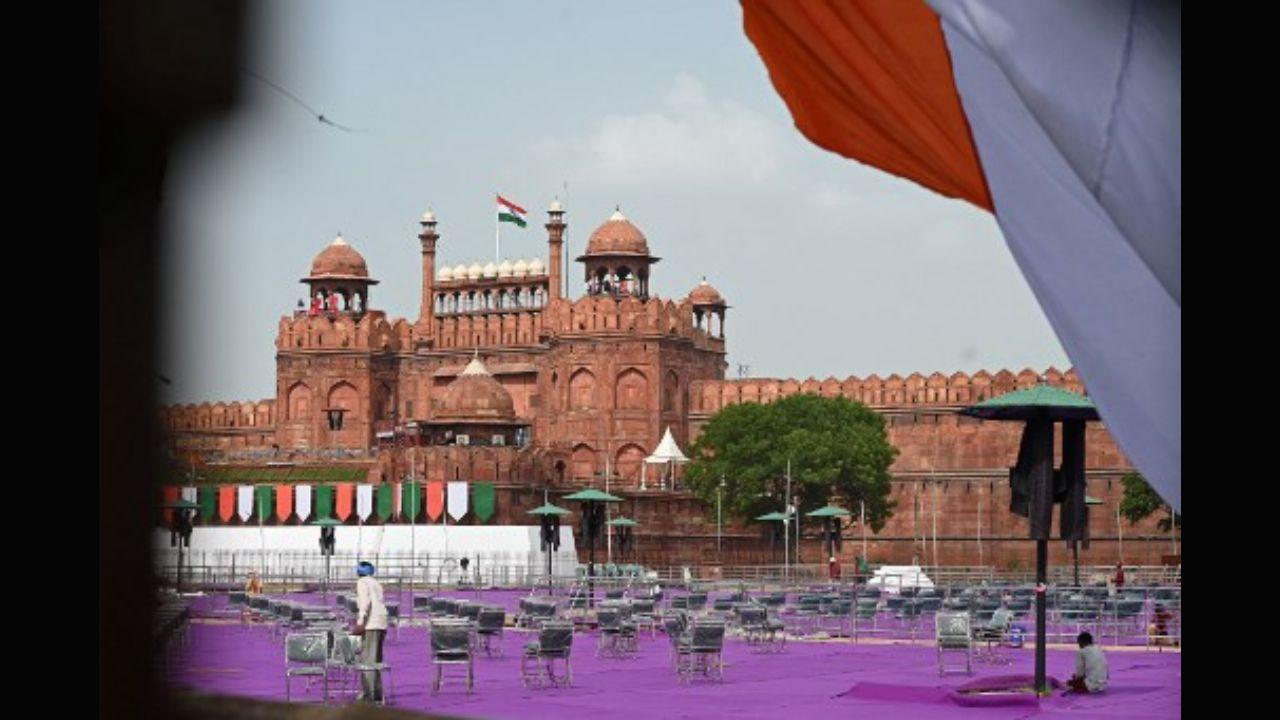 Bahadur Shah Zafar's 'heir' claims Red Fort, Delhi HC asks 'Where were you for 150 years', junks plea
