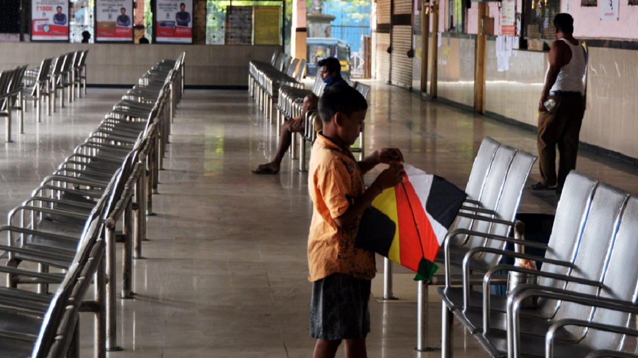 864 runaway children found on CR section reunited with families