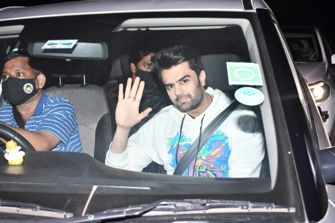 Host and Salman Khan's 'Dost' Maneish Paul waved at the shutterbugs as he arrived at the actor's birthday celebration in Panvel.