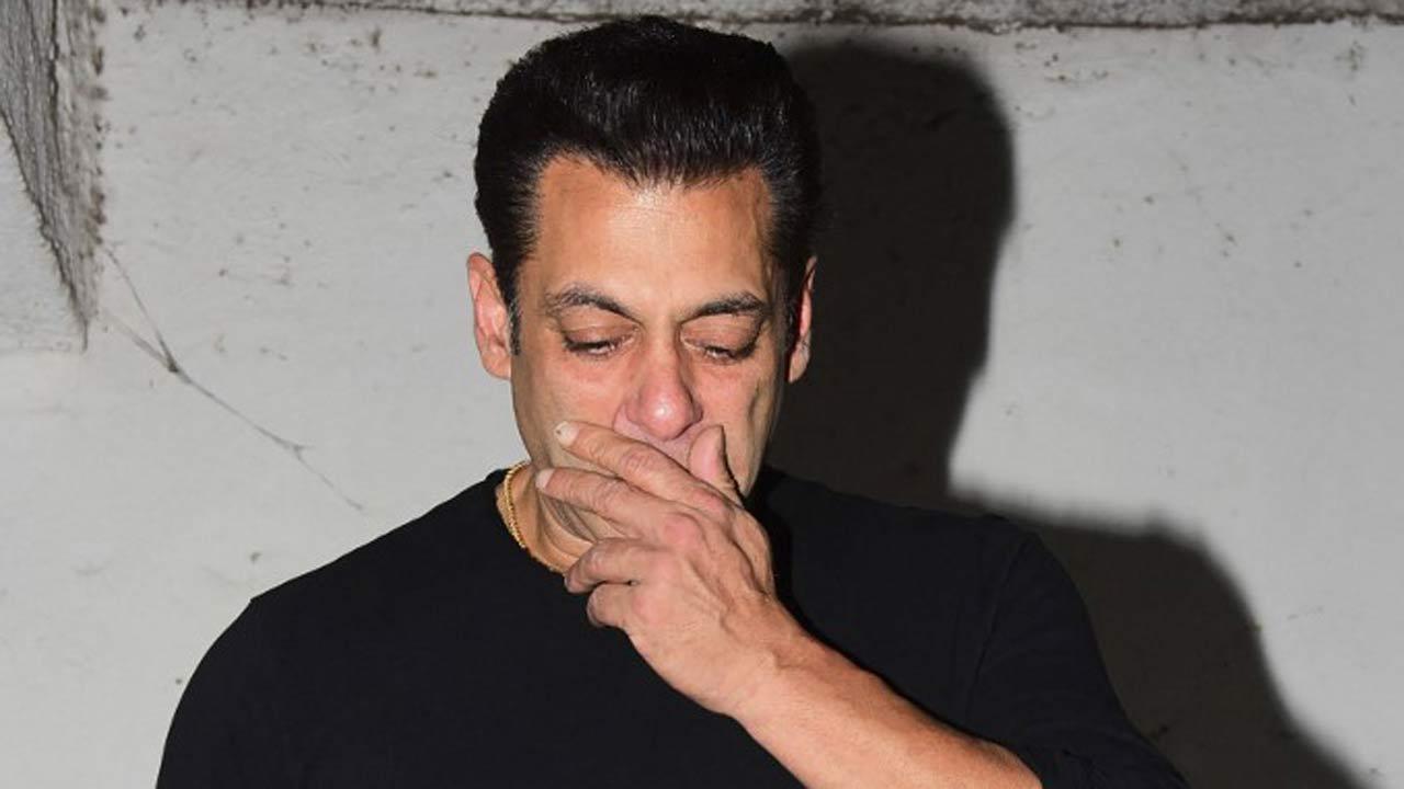 On birthday-eve, Salman Khan bitten by non-poisonous snake; the actor is fine