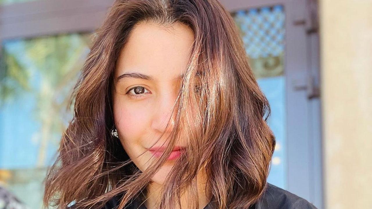Anushka Sharma, who is currently in South Africa, accompanying husband Virat Kohli on a tour along with daughter Vamika, has been sharing some stunning pictures from her trip. On Thursday, the actress shared two pictures where she is seen soaking in the sun, with her hair left loose. Read the full story here