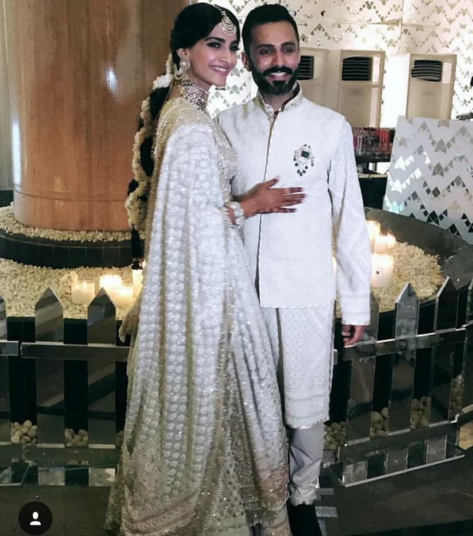 Sonam Kapoor and Anand Ahuja tied the knot on Tuesday (May 8, 2018) at 11 am. The reception and wedding party took place at The Leela in the evening. Let's take a look at some candid clicks from the sangeet ceremony: