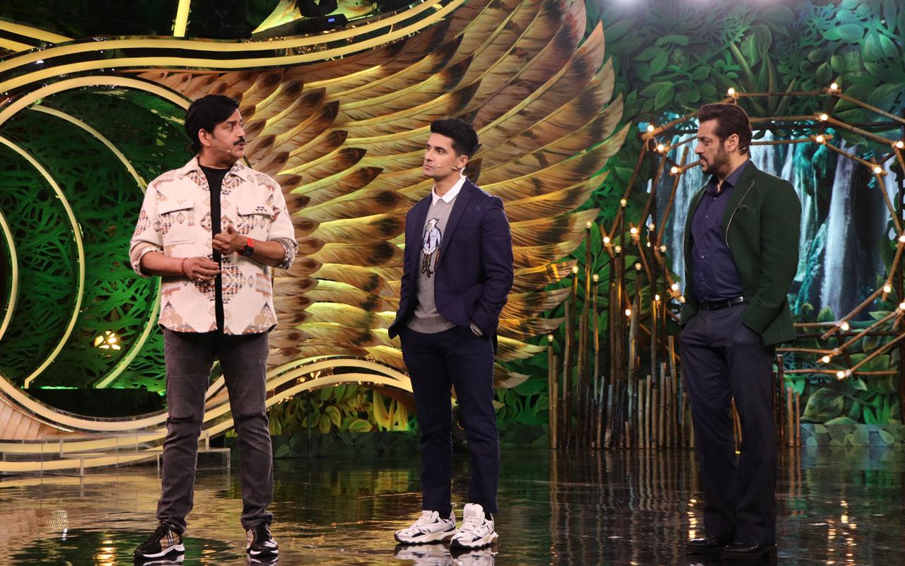 Ravii Dubey, on the other hand, was equally excited to be on the set of Bigg Boss 15.  While Ravi Kishan was appreciating his acting skills, Salman Khan pulled Ravii Dubey’s leg and joked about him being part of the show next season.