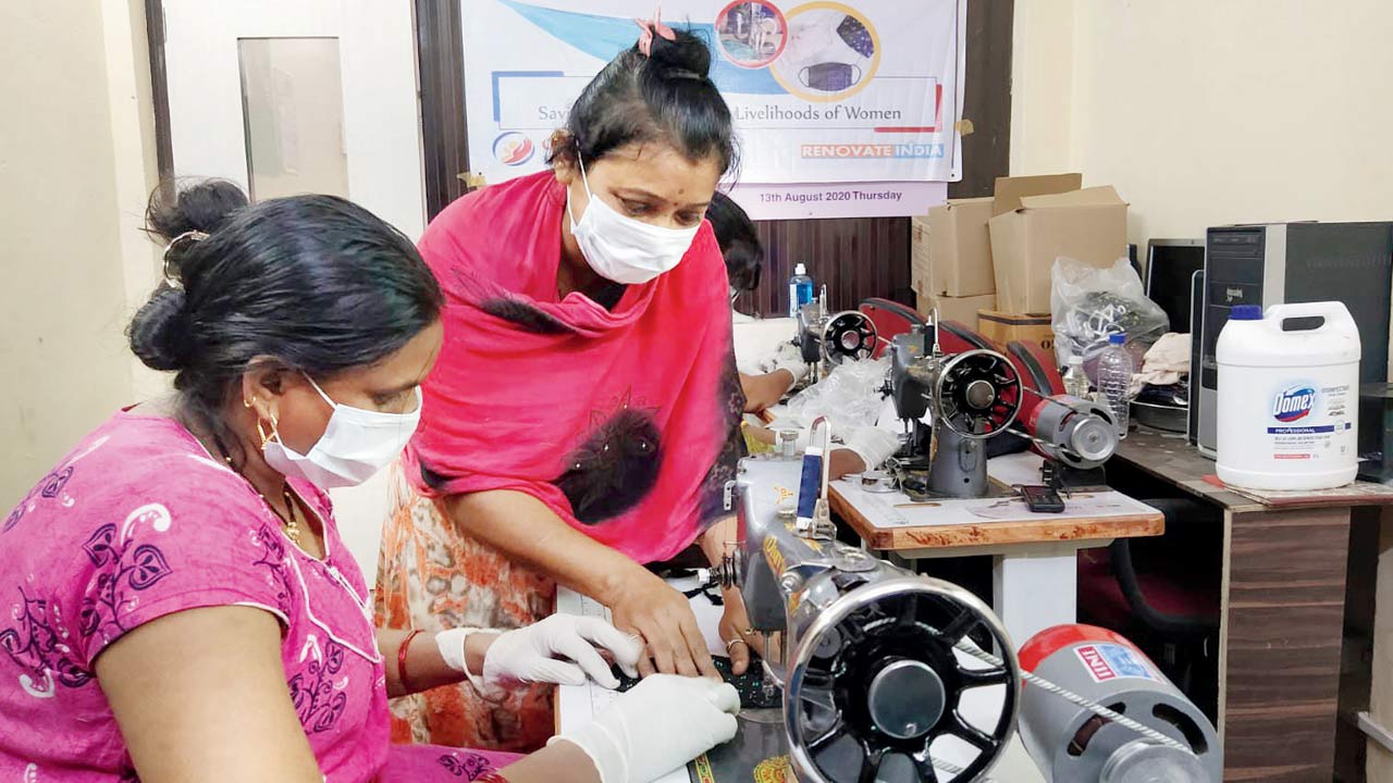 Meena Kamble has been elected president of the city-wide Cleanliness Promotion Federation of all toilet-linked mandals. She was also instrumental in providing employment of women slum dwellers during the lockdown, especially to meet the popular demand of washable masks