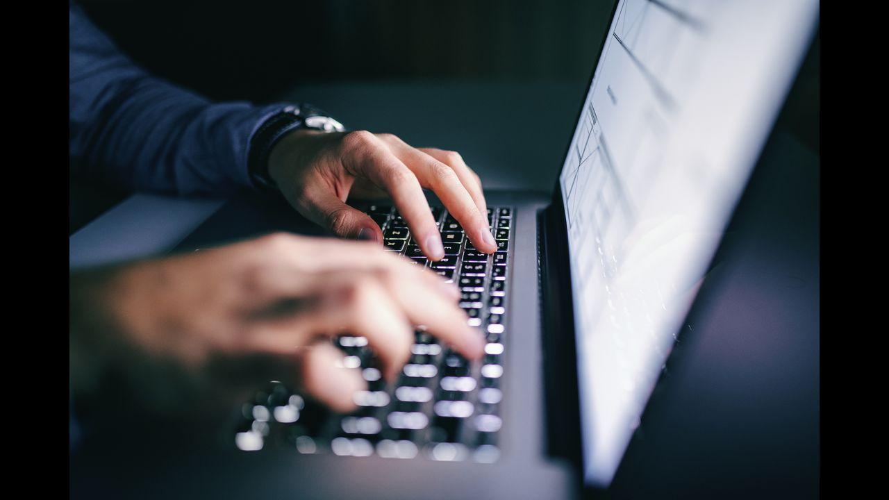 Thane man dupes 26 women of Rs 2.5 crore on matrimonial sites; arrested
Thane Police arrested a 44-year-old man for allegedly duping over Rs 2.5 crore from at least 26 women through matrimonial websites. An inquiry was initiated against the accused, identified as Prajit Keje after a Thane-based woman registered a complaint against him earlier in December. The accused has been remanded in police custody till December 20.