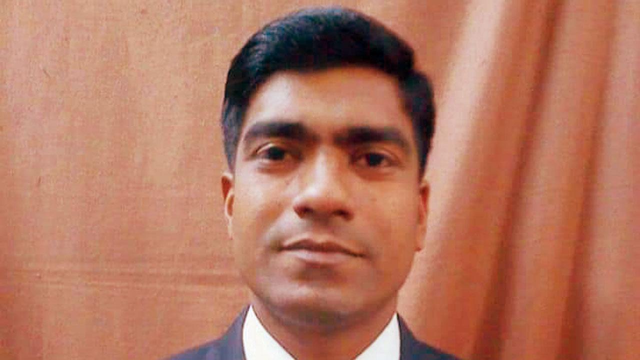 Mumbai: Asst Inspector shot himself minutes after speaking to wife