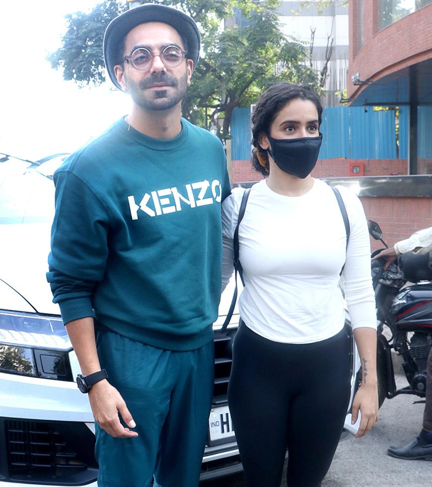 Sanya Malhotra and her Dangal co-star Aparshakti Khurana posed happily for the photographers in Juhu. On the work front, Aparshakti is currently shooting for his new film, an untitled thriller alongside R. Madhavan, Darshan Kumaar and Khushali Kumar. He will also soon start shooting for his debut web show Stardust with Prosenjit Chatterjee and Aditi Rao Hydari.