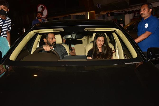 Arjun Rampal took his daughters, Myra and Mahikaa, out for dinner at a popular restaurant in Bandra, Mumbai. The actor was previously married to model Mehr Jesia, but the couple got separated in 2018 after 20 years of marriage, and got divorced in 2019.