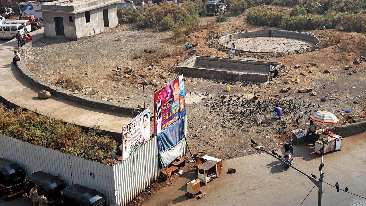 Mumbai: Santacruz park for seniors turns into illegal dump