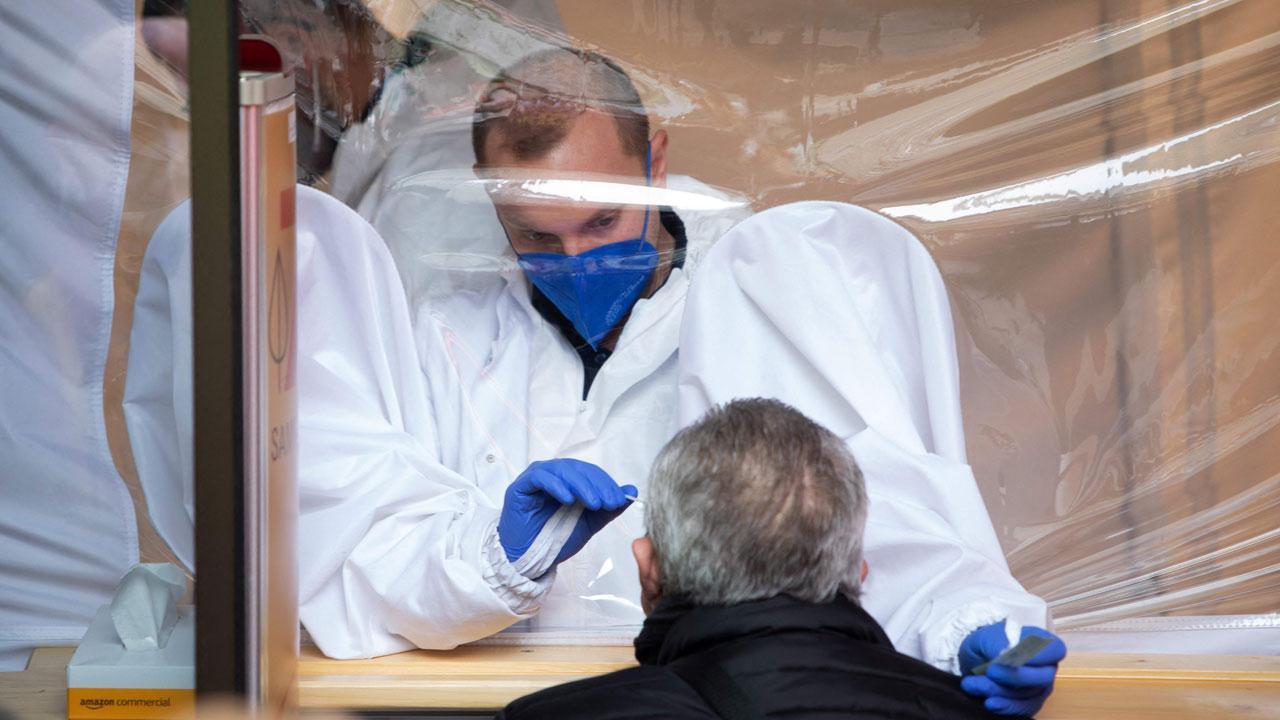 US tops 500,000 coronavirus deaths, matching the toll of 3 wars