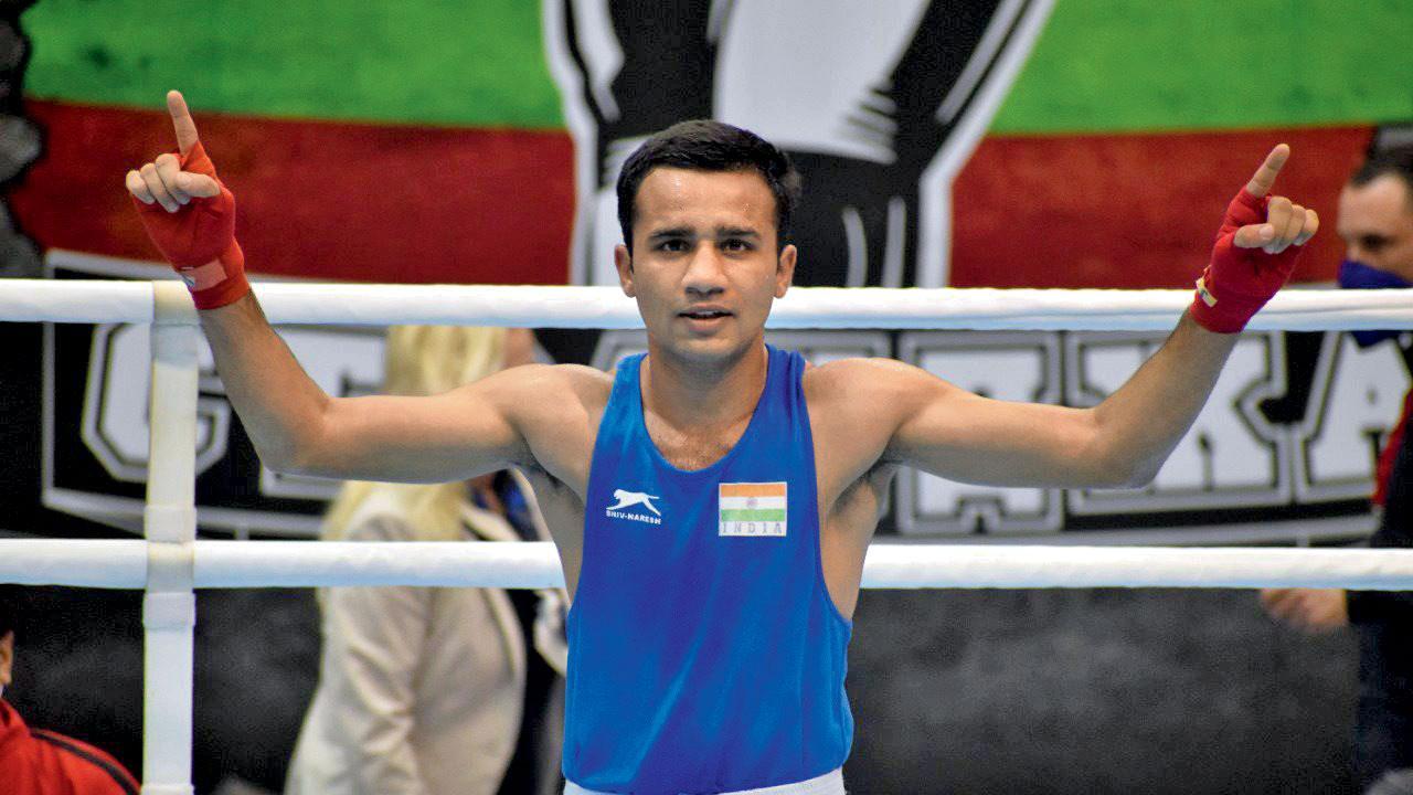Boxer Deepak Kumar stuns world champ Zoirov to enter final