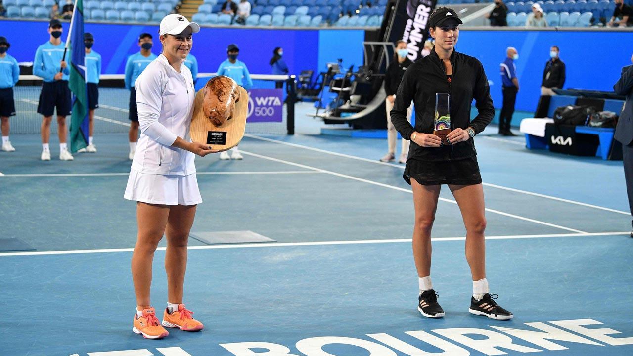 Garbine Muguruza sets up final showdown with Ashleigh Barty