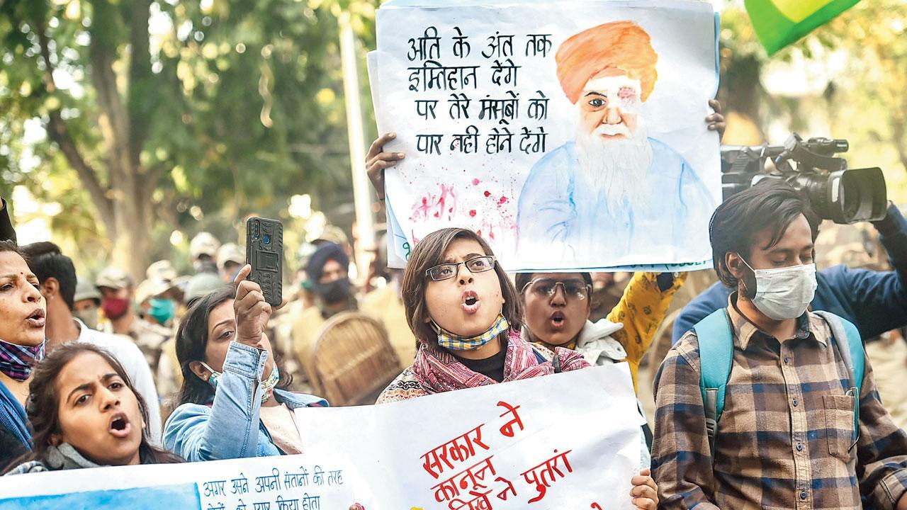 Remove accounts with genocide content or face penal action: Government officials