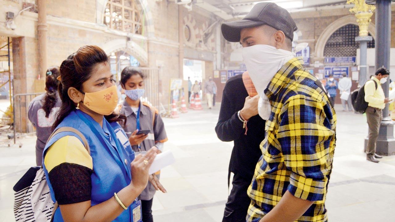 Mumbai: Western Railway intensifies drive against the maskless