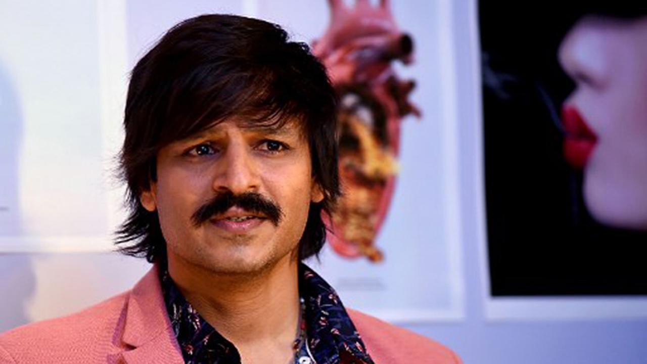 Mumbai: Actor Vivek Oberoi issued challan for riding bike without helmet