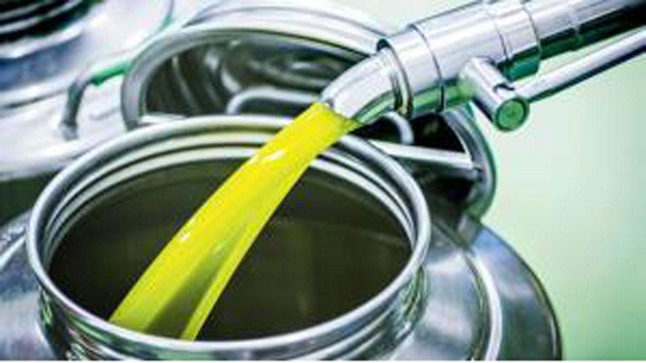 Over 50 per cent edible oils seized in raids at Mumbai, Thane non-certified