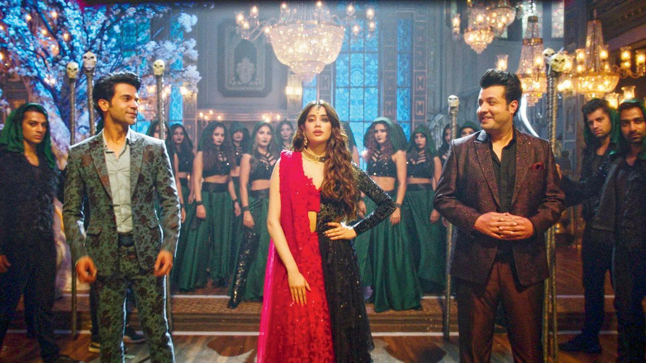 Blend of style and scares for Janhvi