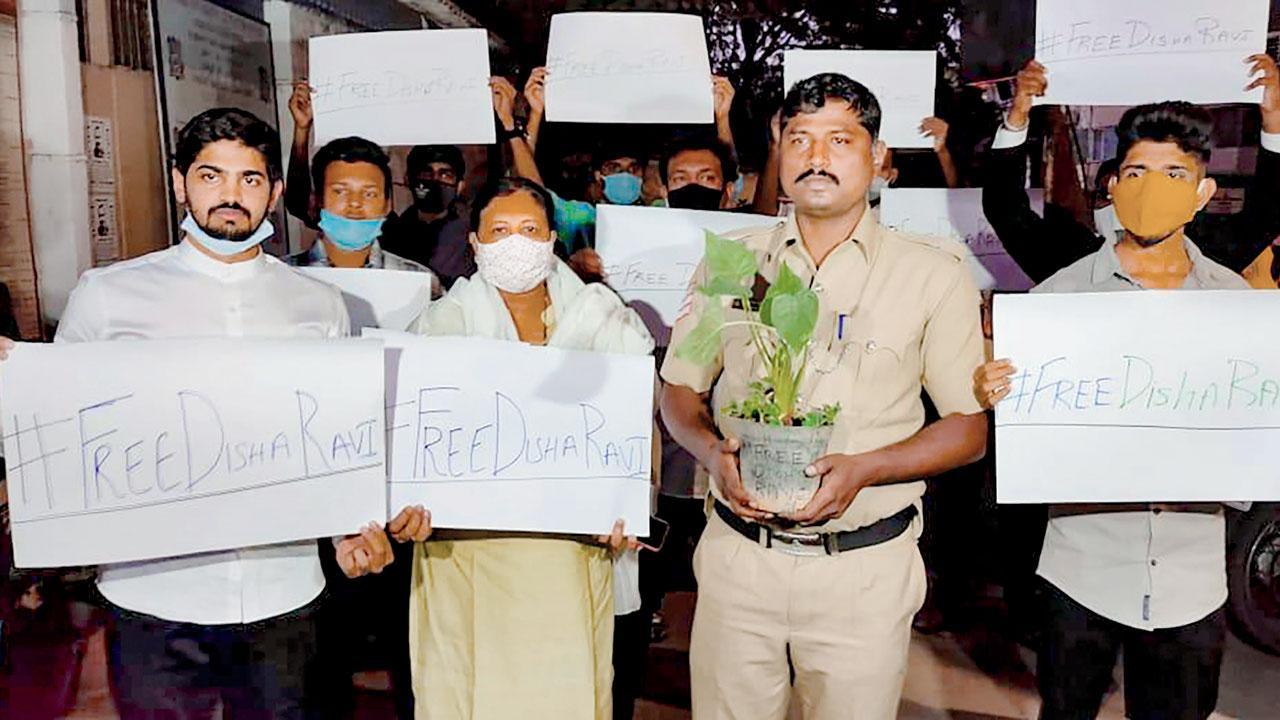 ‘Free Disha’ demand grows as Delhi cops hunt for more