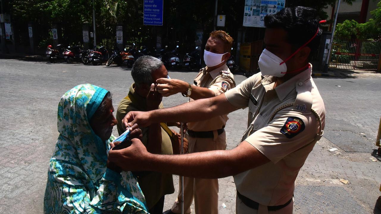 Mumbai Police's unique twist to Hera Pheri meets The Mask is way too epic