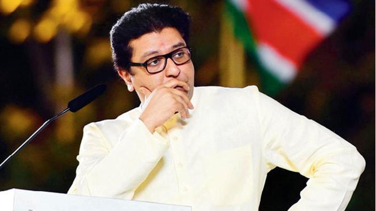 MNS workers stop Shiv Sena leader's car, demand renaming of Aurangabad