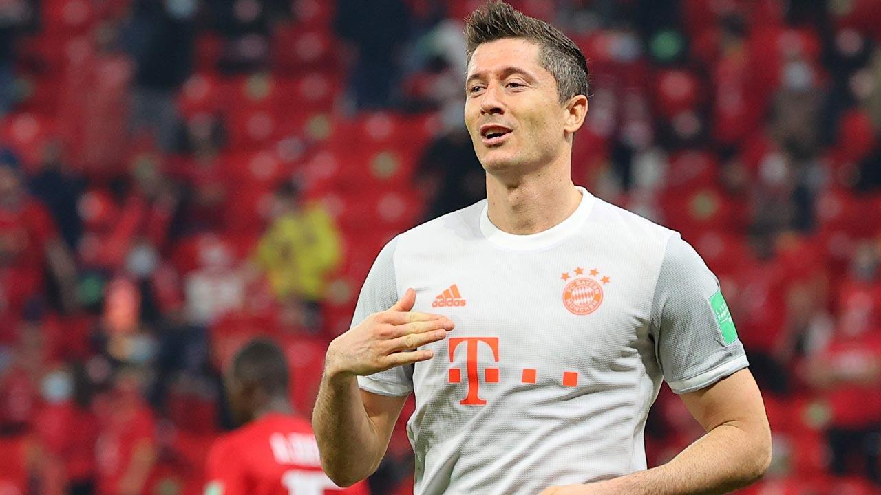 Robert Lewandowski scores twice as Bayern Munich reach FIFA Club WC final