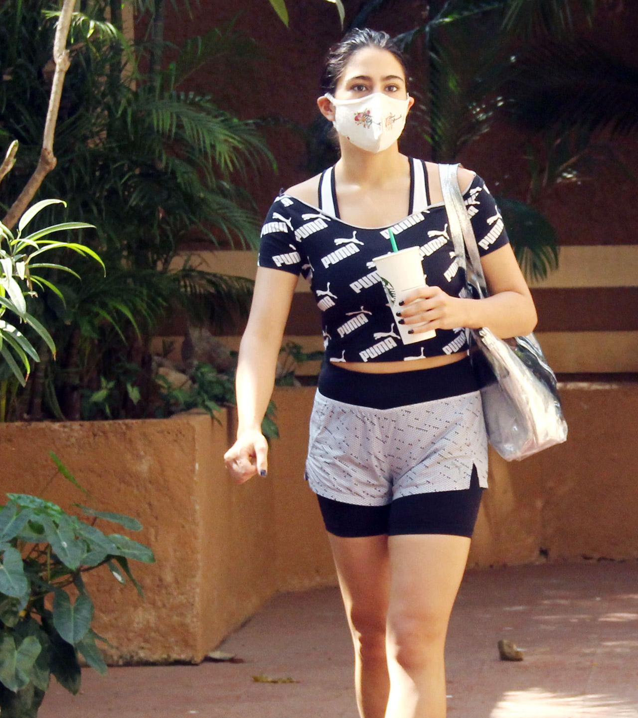 Sara Ali Khan was spotted at her gym in Bandra. The actress sported an off-shoulder black crop top and grey shorts as she posed for the photographers. On the work front, Sara was last seen in Varun Dhawan-starrer Coolie No 1.