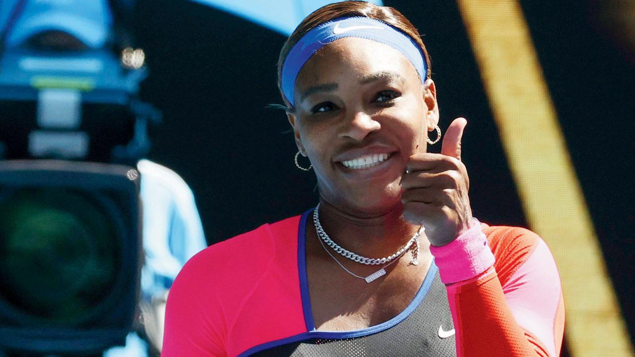 Serena, Osaka survive scares to reach quarter-finals