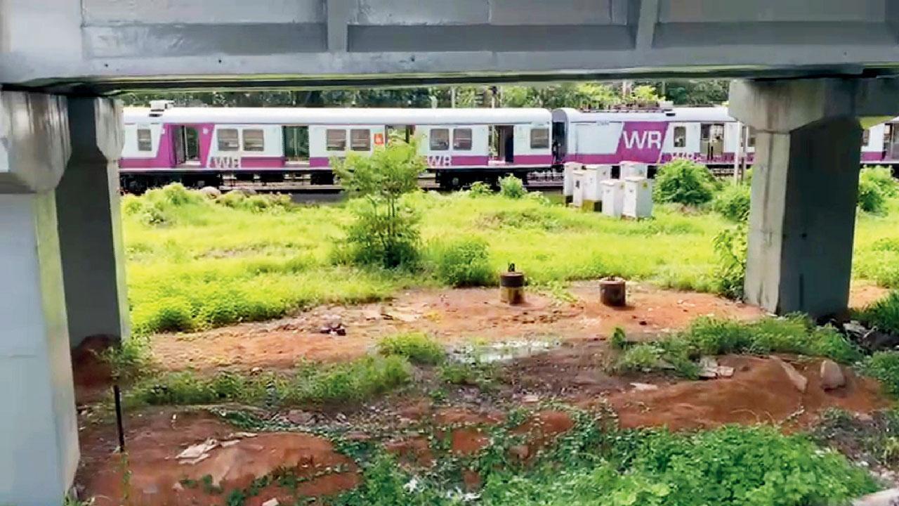 Mumbai: Train honking drives Bandra, Khar locals to edge of despair