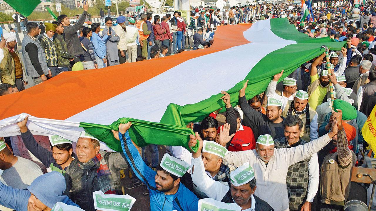Crowds swell at Ghazipur border as farmer protest gains pace