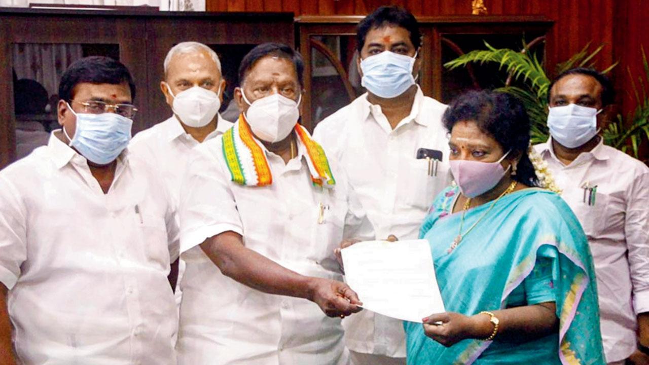 Congress govt in Pondicherry falls