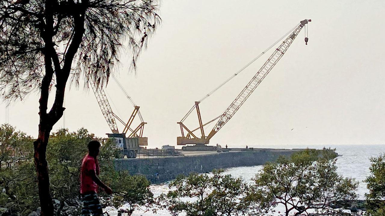 Mumbai: Bandra citizens want realignment of Versova sea link
