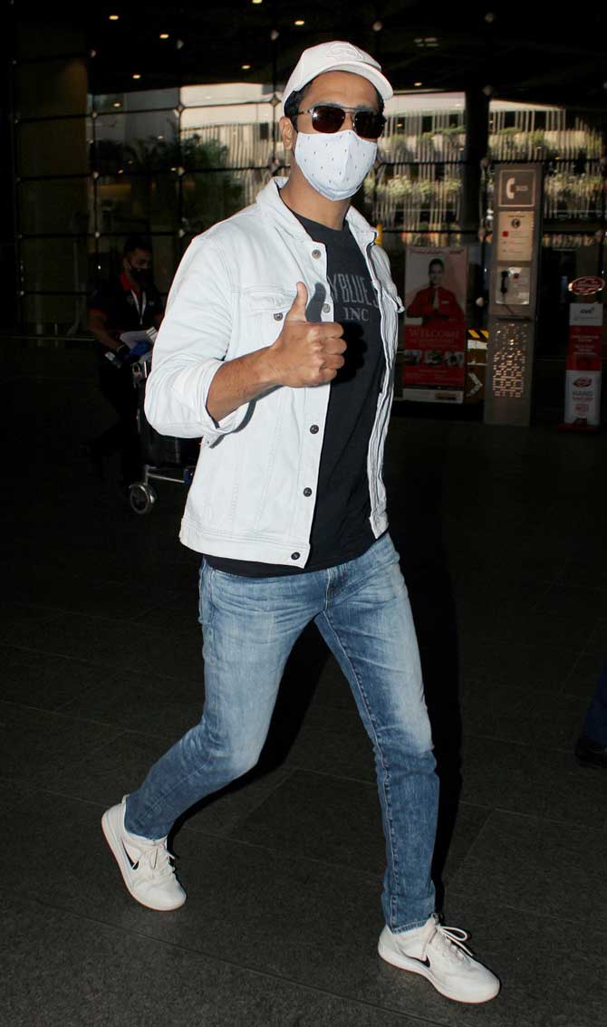 Vicky Kaushal, too, was snapped at Mumbai airport. The actor was seen in a casual avatar wearing a pair of blue jeans, a black t-shirt and a white jacket. On the professional front, Kaushal has much-anticipated projects in the pipeline like Sardar Udham Singh, The Immortal Ashwatthama, and the biopic on Field Marshal Sam Manekshaw.