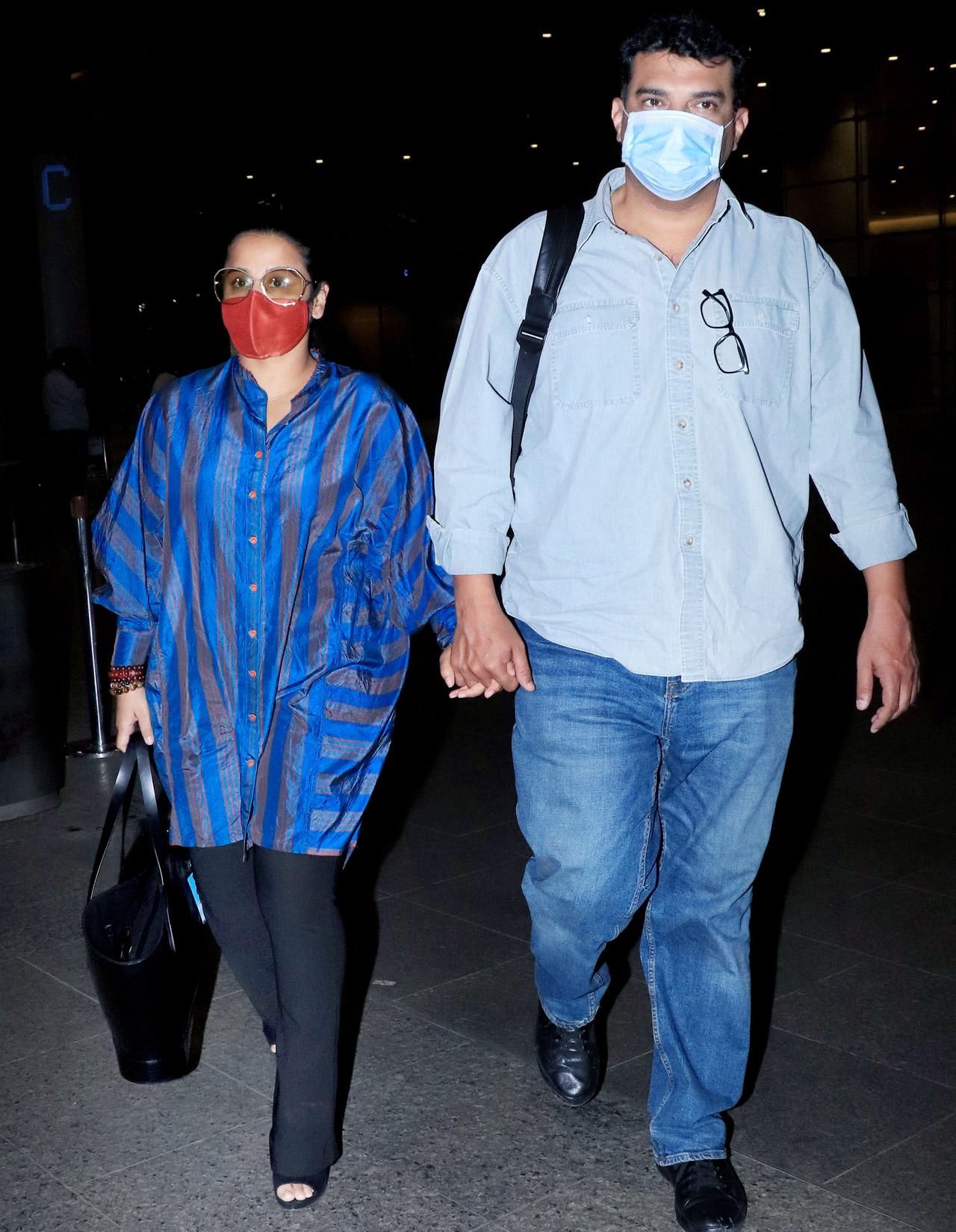 Vidya Balan and husband and producer Siddharth Roy Kapur were also spotted at Mumbai airport.