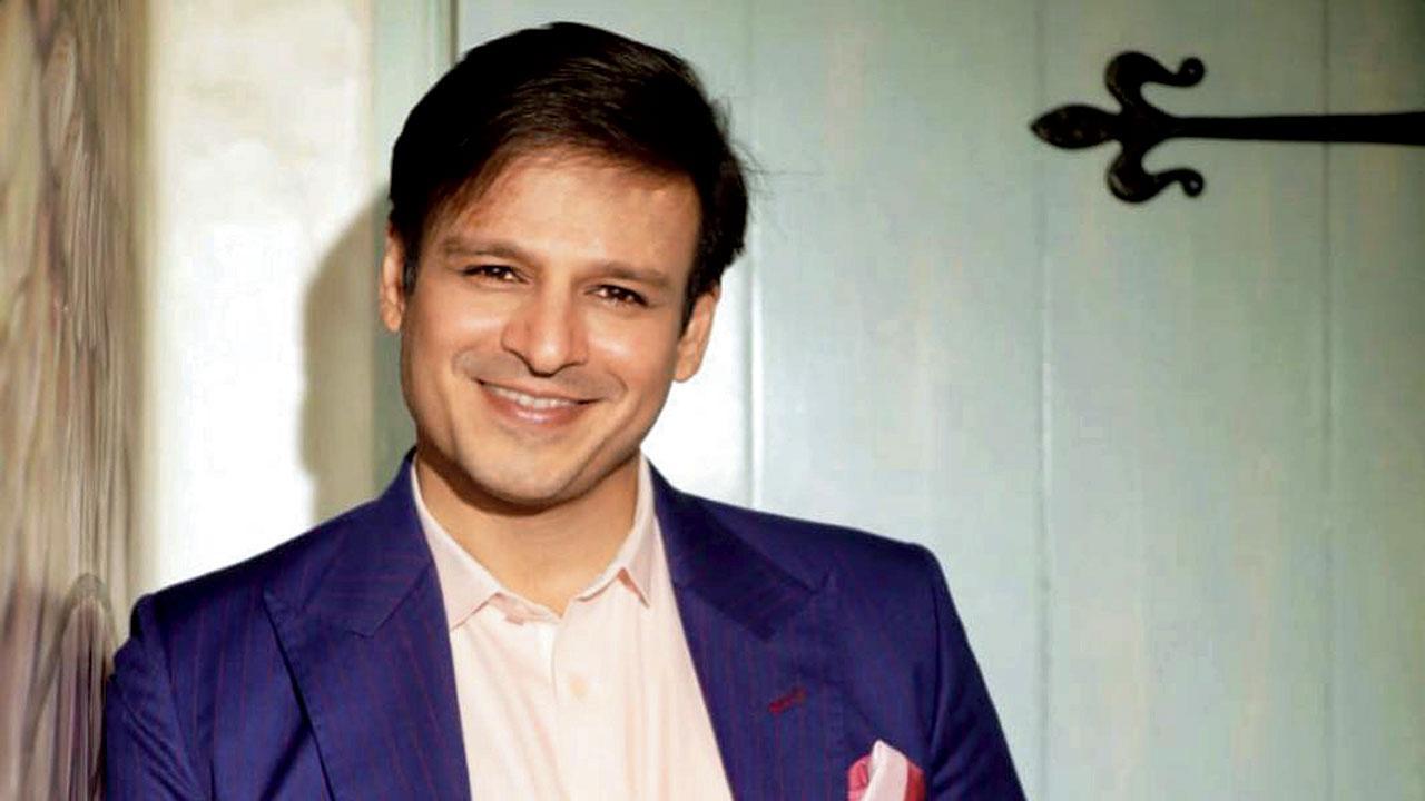 Vivek Oberoi apologies for riding bike without helmet and mask on social media
