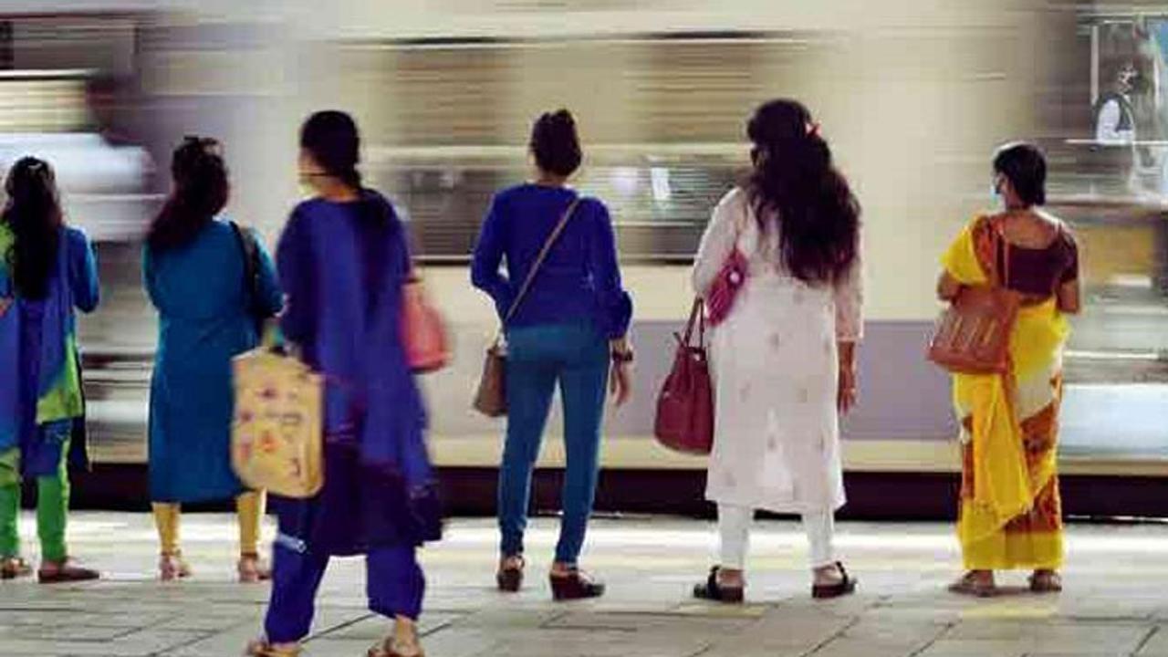 Mumbai Crime: Man pushes woman under moving train after she refuses to marry him