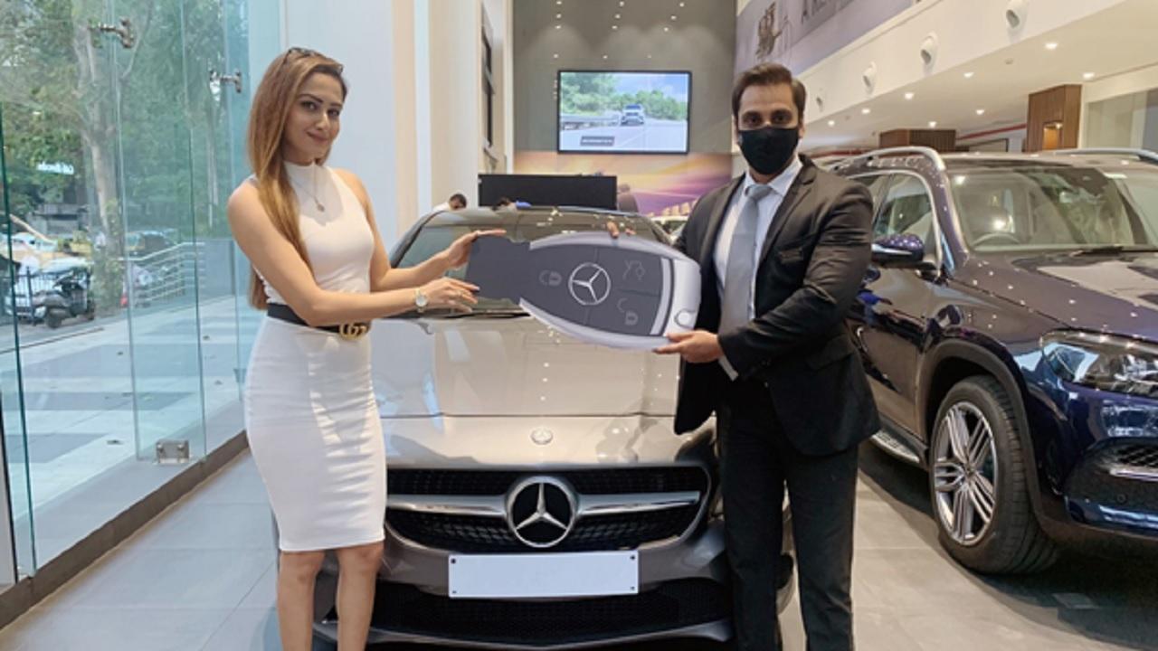 Queen of music videos, Zaara Yesmin gifts her a swanky car