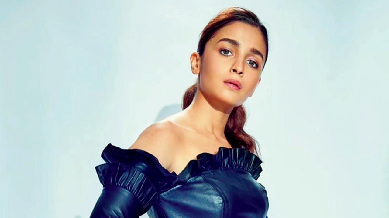 Ranbir Kapoor donates stuff from his wardrobe for Alia Bhatt's organisation, Coexist
