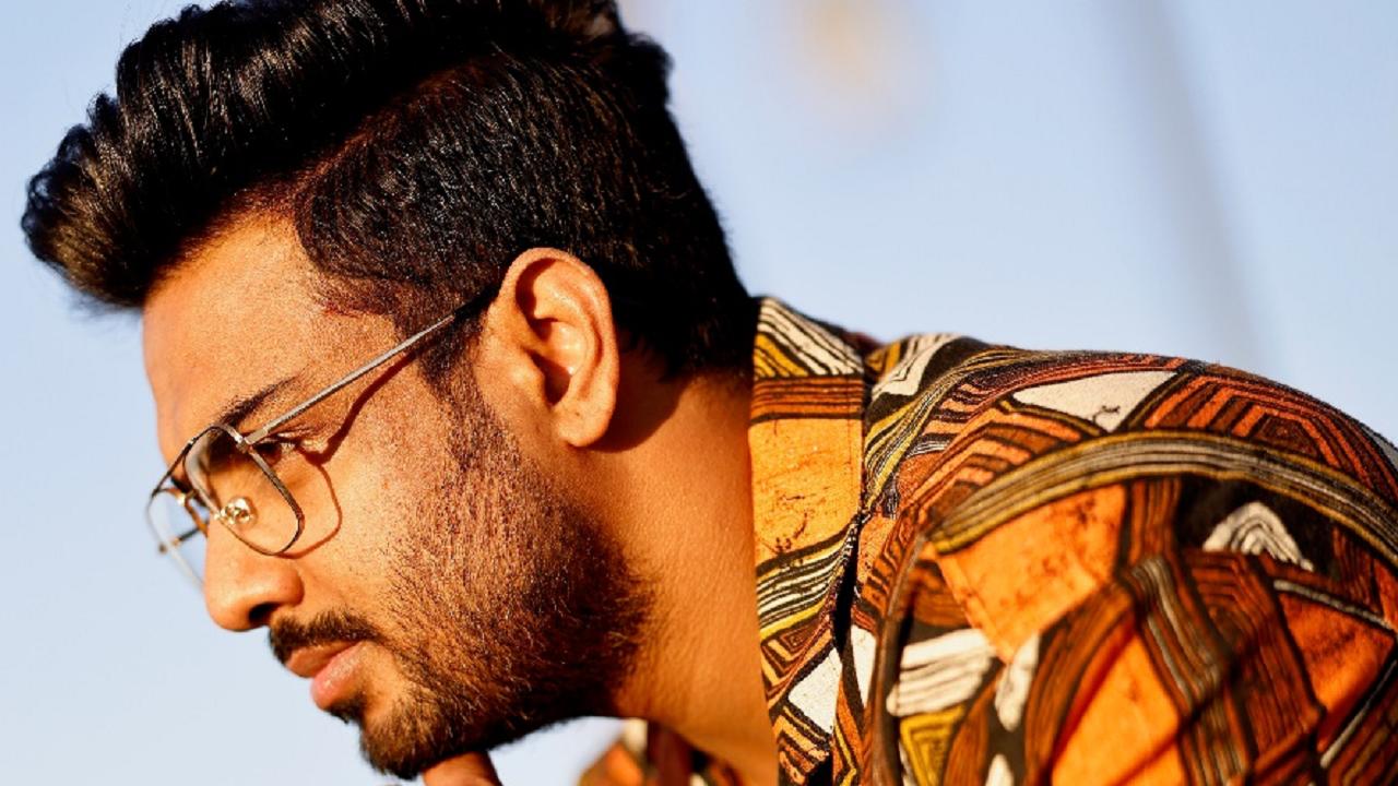 Singer Arun Singh treats audience with “Jaanwaleya”, song from his Album AWARA