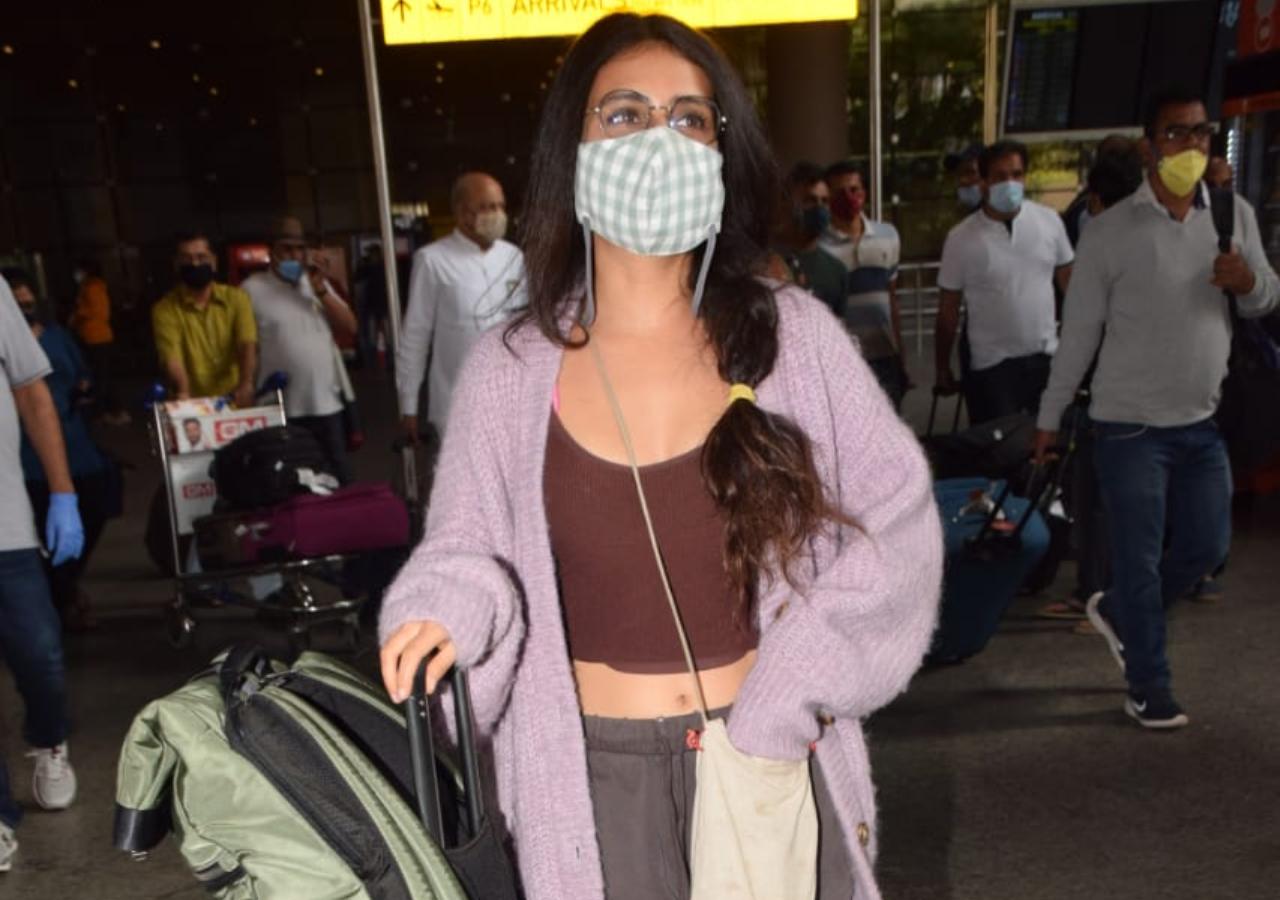 Fatima Sana Shaikh showed off her style sense in her brown crop top and trousers along with a white protective mask.