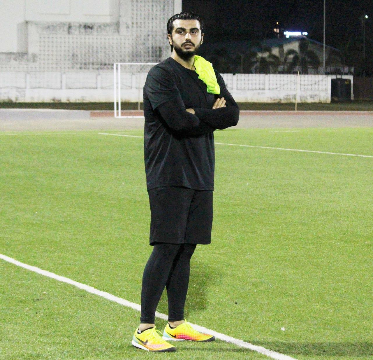 Arjun Kapoor is also fond of the game and he stepped into the ground to burn some sweat. Kapoor has as many as five films coming up soon. The first one is Sandeep Aur Pinky Faraar, which will be followed by Bhoot Police, a romantic comedy with Rakul Preet Singh, Shah Rukh Khan’s next production, and Ek Villain Returns. 