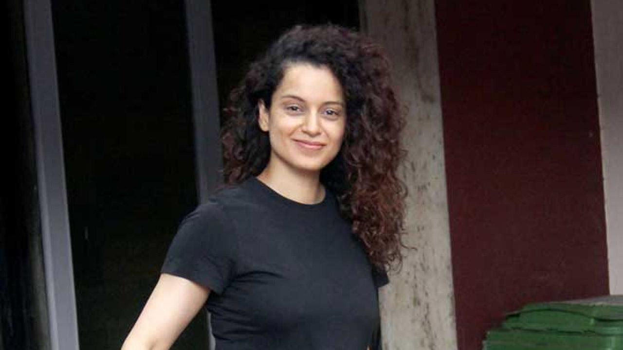 See photos: Kangana Ranaut's appreciation post for her Dhaakad team