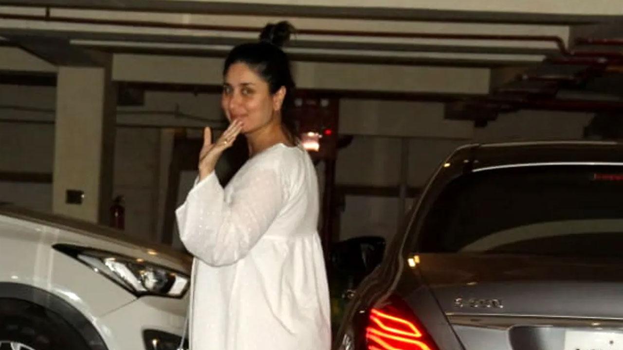 Watch Video: Mom-to-be Kareena Kapoor Khan receives gifts for her second baby