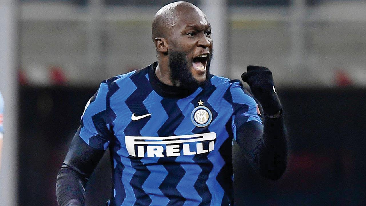 Serie A Romelu Lukaku Reaches 300 Career Goals With Brace