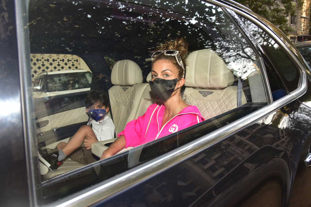 Popular Mumbai socialite, Natasha Poonawalla also attended the bash with her son. Natasha is good friends with many popular Bollywood celebrities, including Malaika Arora, Kareena Kapoor Khan, Amrita Arora, Karisma Kapoor.