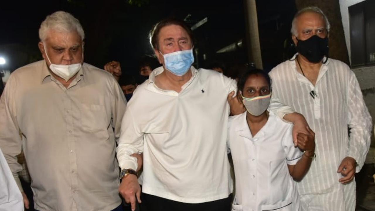 Veteran actor Randhir Kapoor was the one, who rushed brother Rajiv Kapoor to the hospital after he suffered a heart attack.
